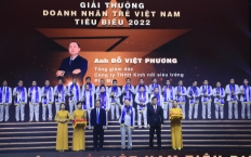 Tổng giám đốc Kính nổi Phú Mỹ được vinh danh tại Giải thưởng Sao đỏ - Doanh nhân trẻ Việt Nam tiêu biểu năm 2022